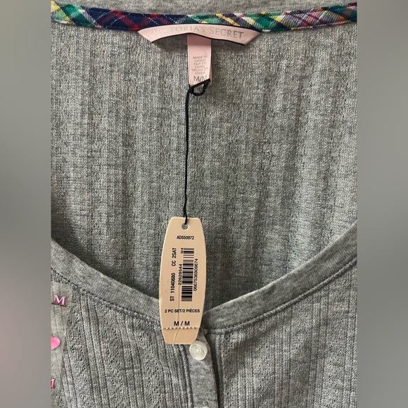 NWT Victoria’s Secret grey glittery long sleeve Henley top Size Medium. #10269 - Picture 4 of 7